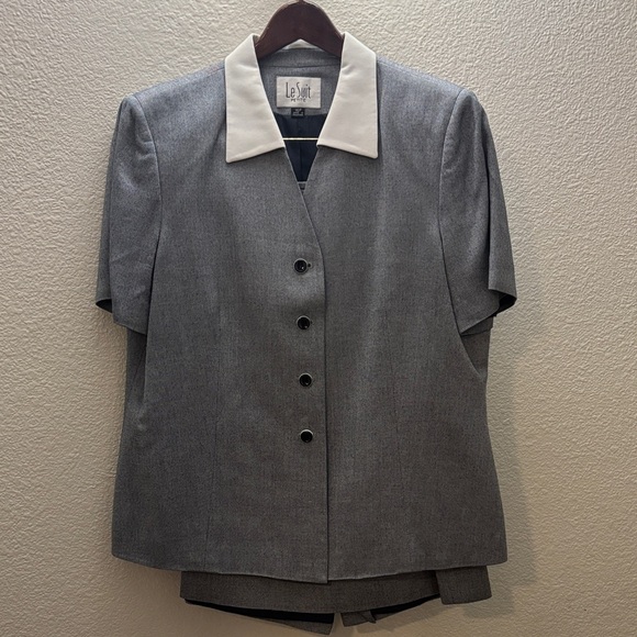 Le Suit Jackets & Blazers - VINTAGE! Le Suit Charcoal Jacket with Ivory Collar and skirt set